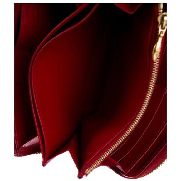 Authentic Louis Vuitton Zippy Wallet - Vintage from the 2009 Collection